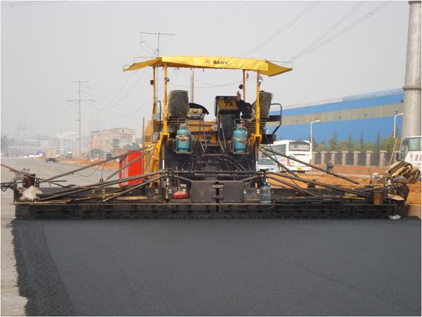 柏油路面攤鋪施工